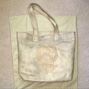 💀 Bone/Gray Frye Logo Skull Shoulder Tote